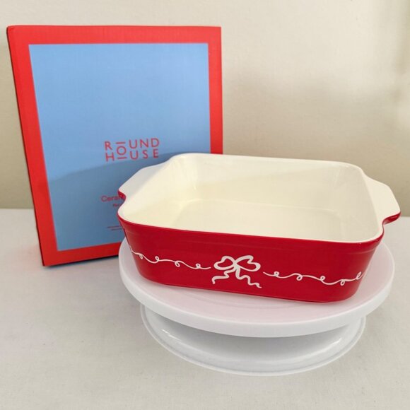 Round House 2 Quart Baking Dish Red Bow Ceramic Holiday Cottage Serveware - Picture 11 of 13